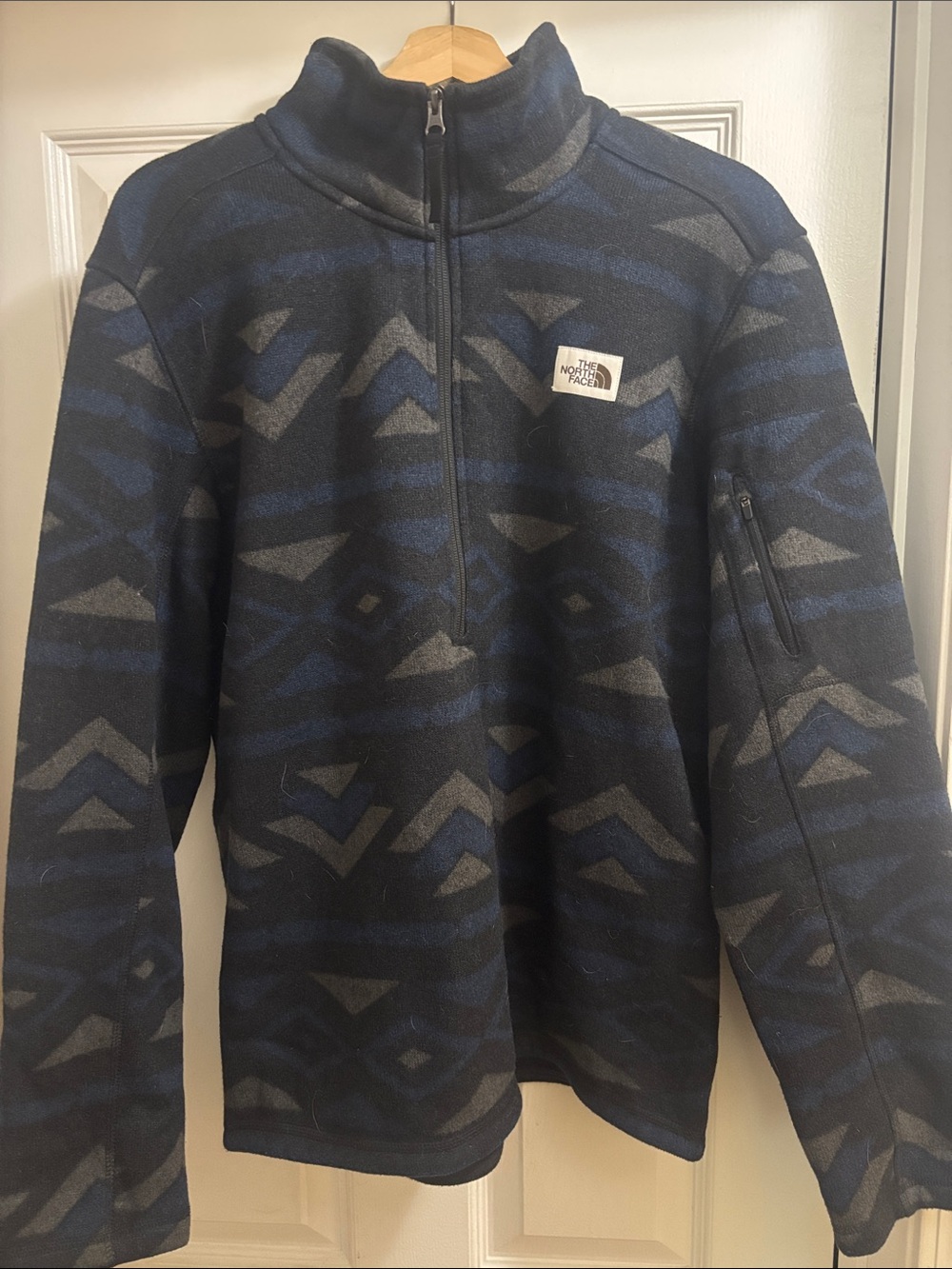 The North Face Men's Half-Zip Fleece Pullover - Navy & Gray Aztec